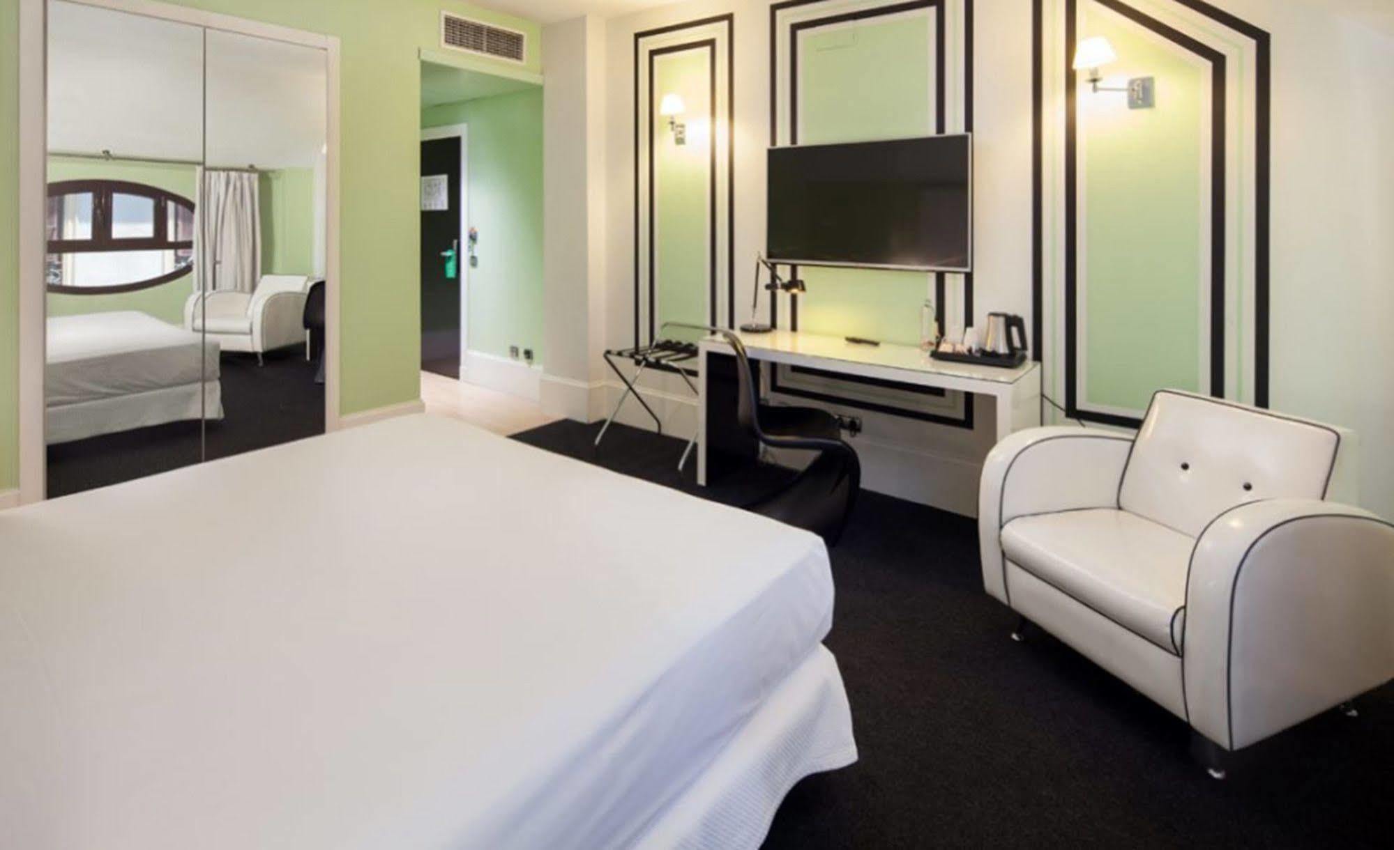 Mariposa Hotel Malaga Bagian luar foto